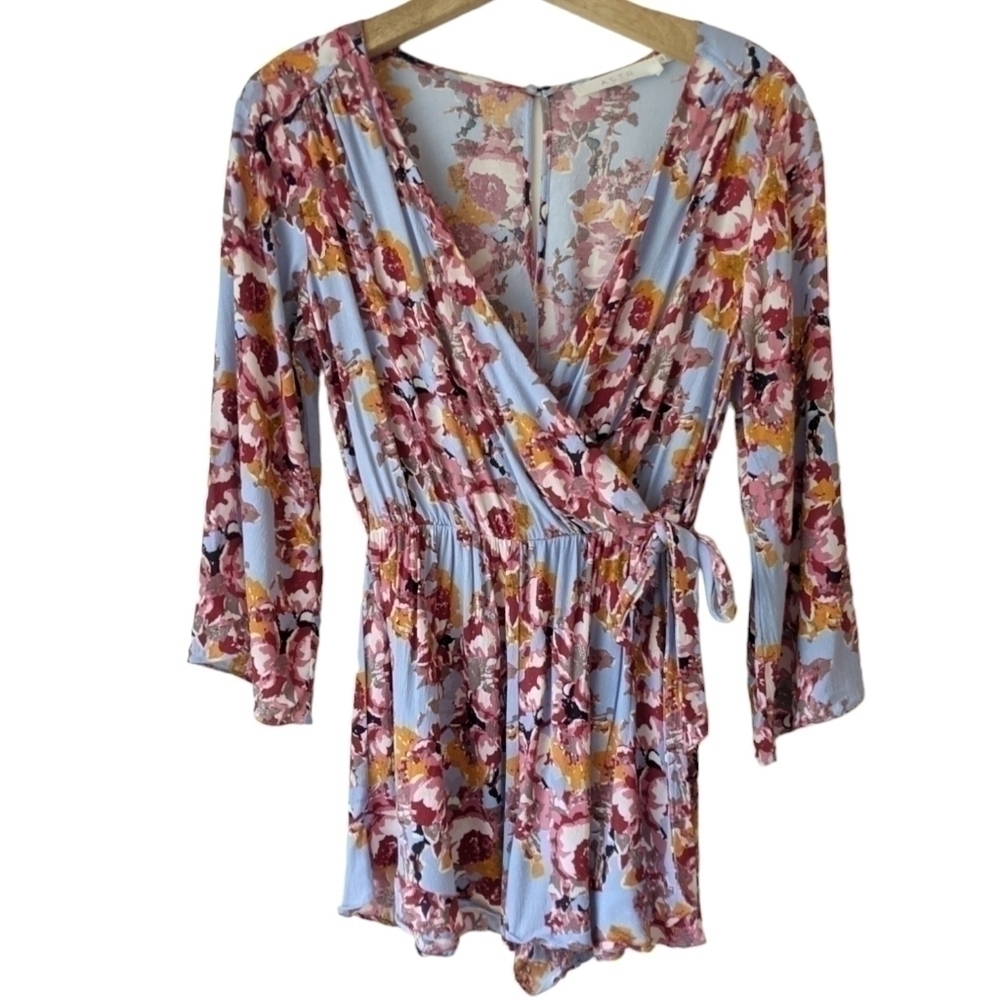 ASTR The Label Floral Wrap Romper Blue Pink Size XS